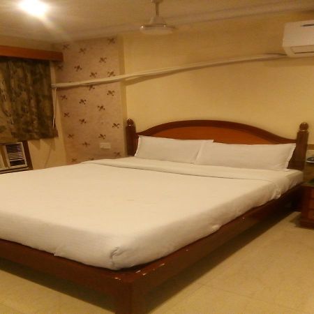 Hotel Monsoon Palace กูวาฮาติ ภายนอก รูปภาพ