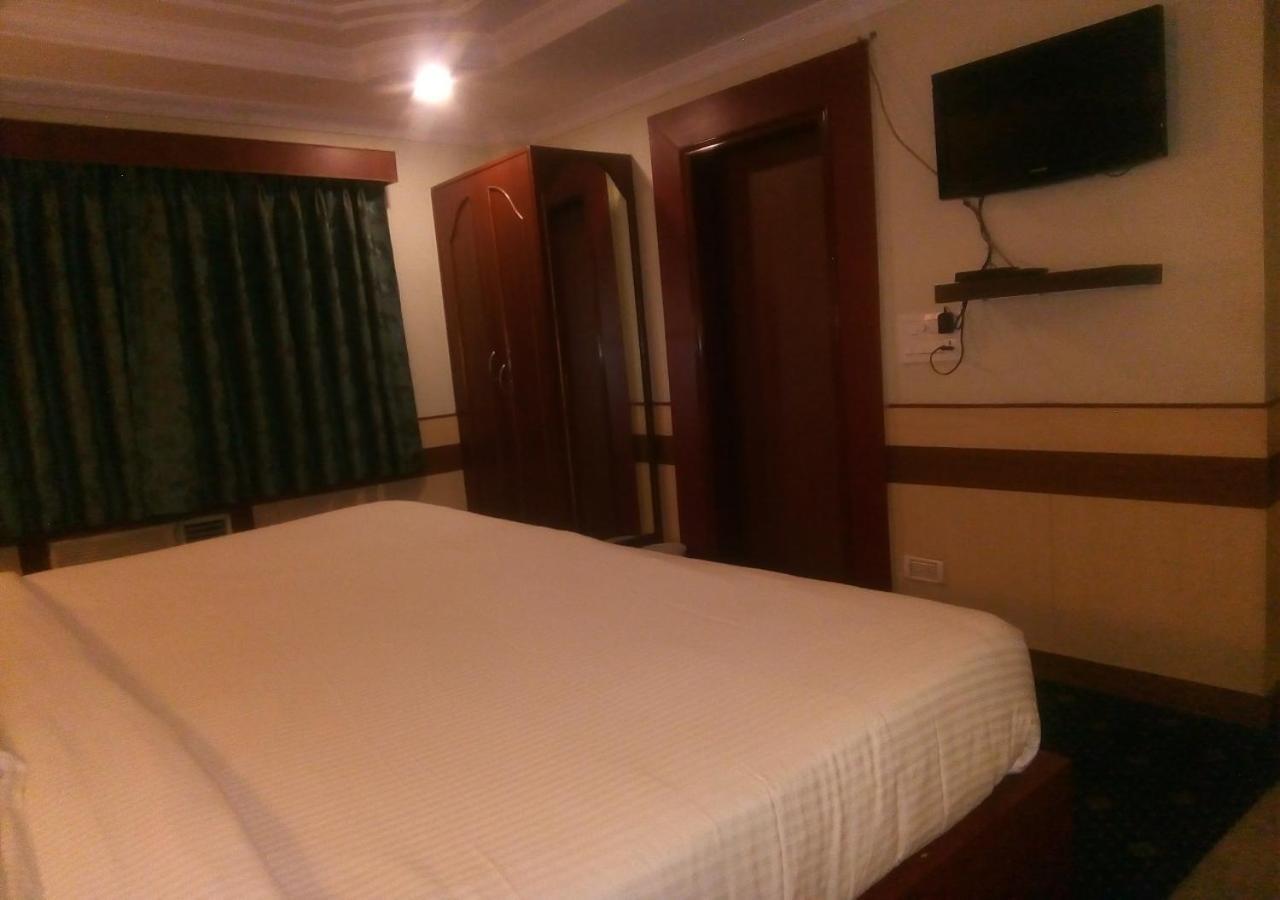 Hotel Monsoon Palace กูวาฮาติ ภายนอก รูปภาพ