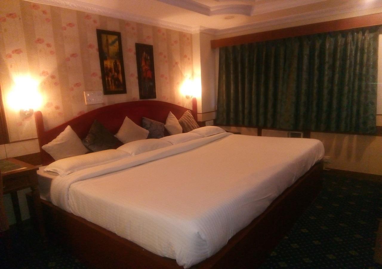 Hotel Monsoon Palace กูวาฮาติ ภายนอก รูปภาพ