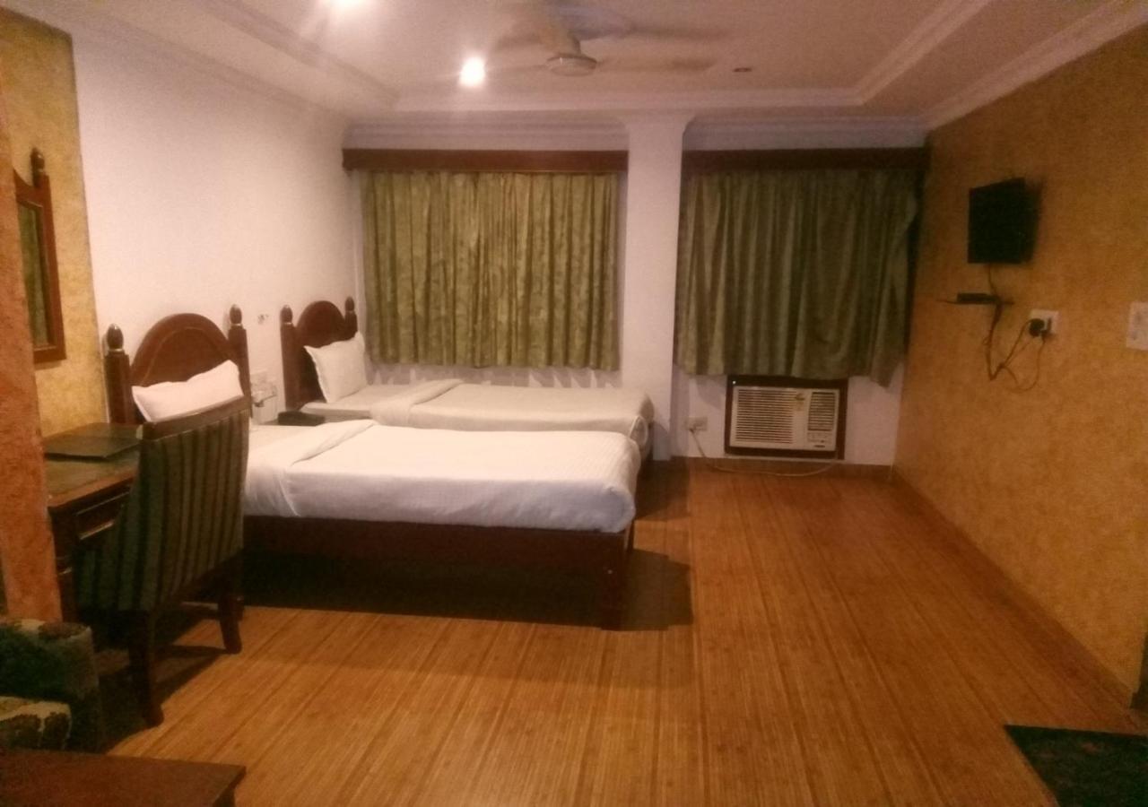 Hotel Monsoon Palace กูวาฮาติ ภายนอก รูปภาพ
